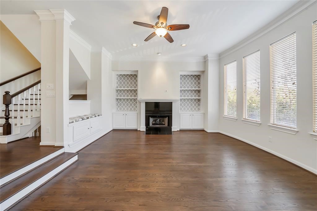 1517 Roy Street Houston, TX 77007 - Photo 8 of 25 Spacious living room