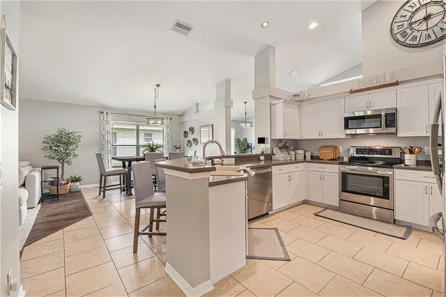 $335,000 | 13449 Meadow Golf Avenue, Hudson, FL 34669