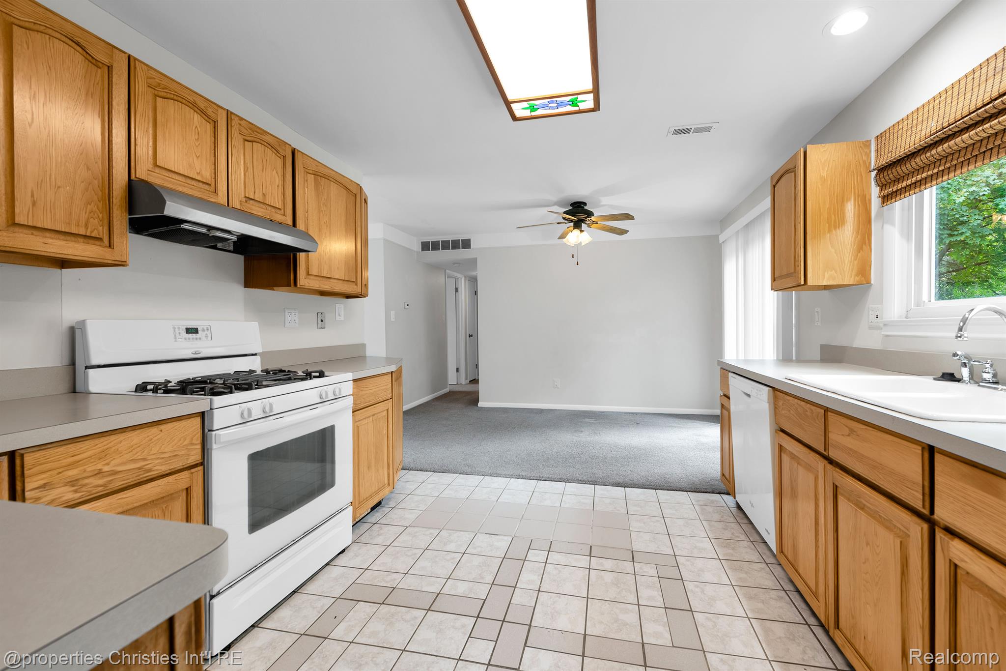6433 Hermana Road West Bloomfield, MI 48324 - Photo 10 of 22 Gallery Image 10