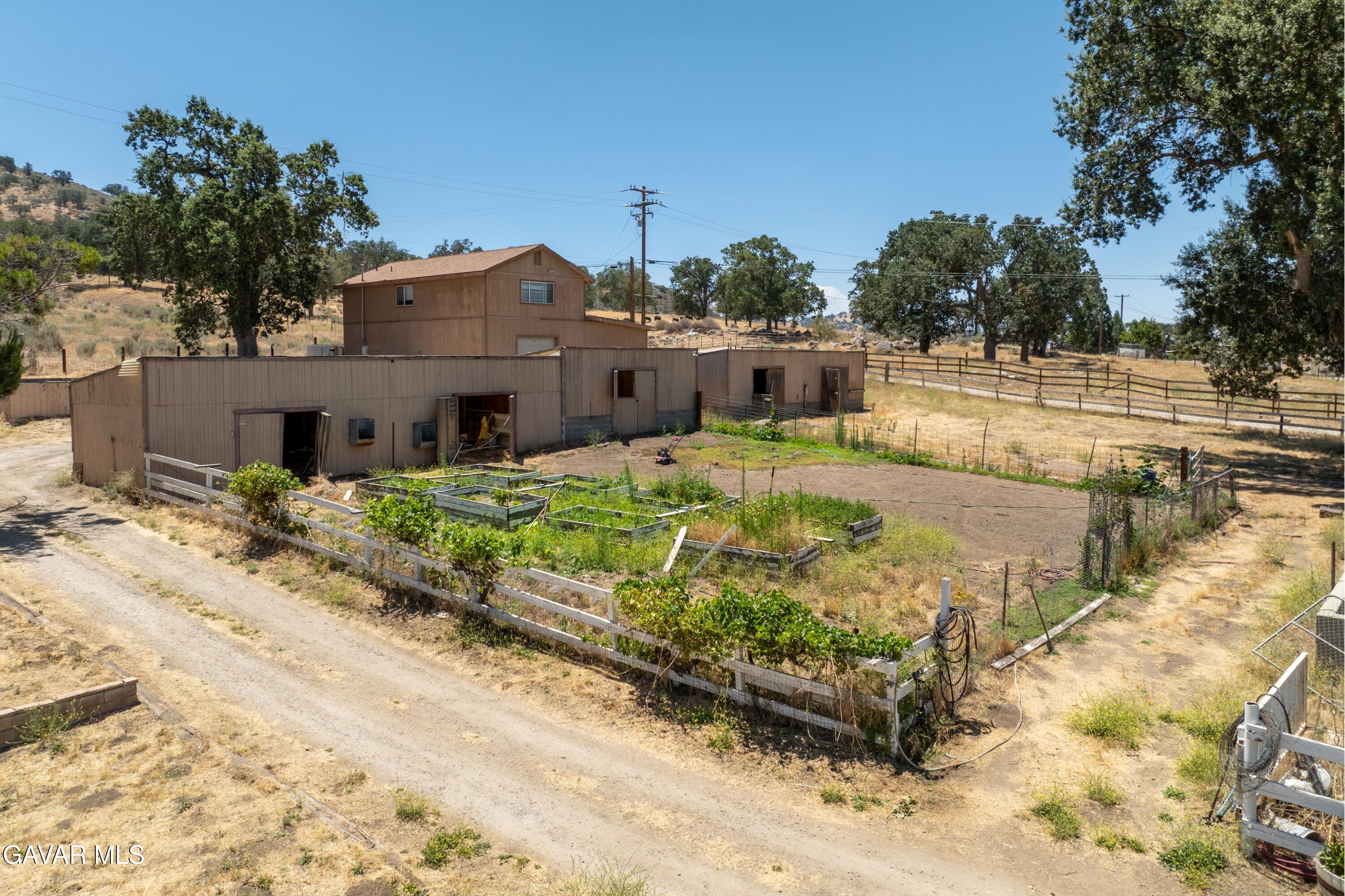 18518 Pellisier Road Tehachapi, CA 93561 - Photo 11 of 32 24-DJI_0442-HDR