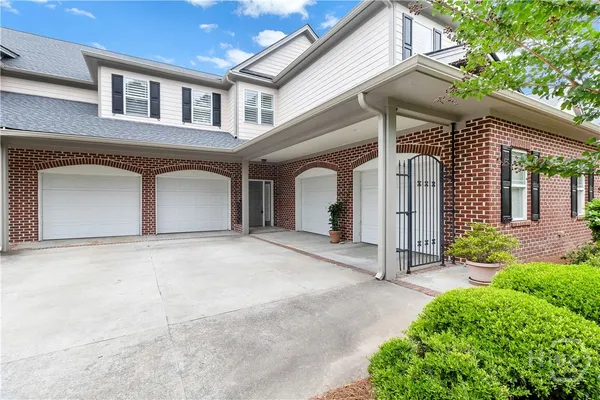$525,000 | 804 River Oaks Drive, Richmond Hill, GA 31324