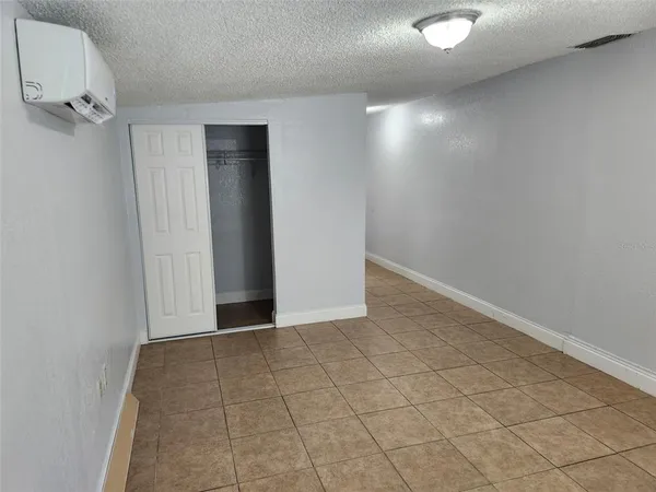 $1,250 | 1315 Waikiki Way, Tampa, FL 33619