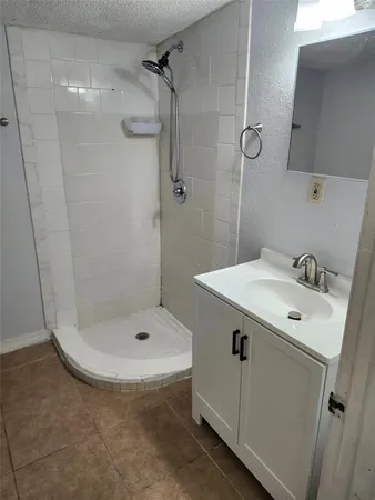 $1,250 | 1315 Waikiki Way, Tampa, FL 33619