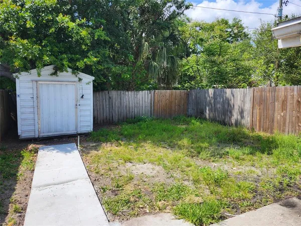 $1,250 | 1315 Waikiki Way, Tampa, FL 33619