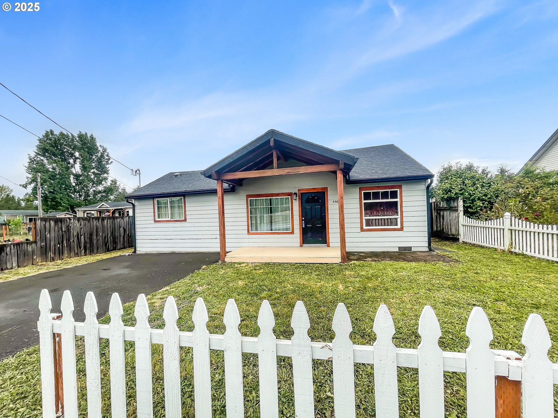 550 Crowfoot Road Lebanon, OR 97355 - Photo 3 of 41 Gallery Image 3