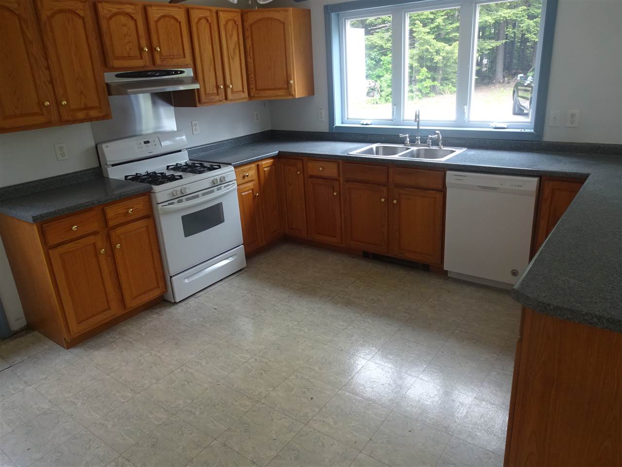 87 Barry Highlands Road Danbury, NH 03230 - Photo 6 of 21