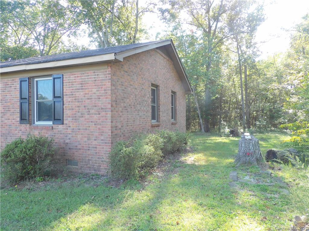 915 West Rambo Road Rock Hill, SC 29730 - Photo 14 of 14 a backyard of a house with lots of green space