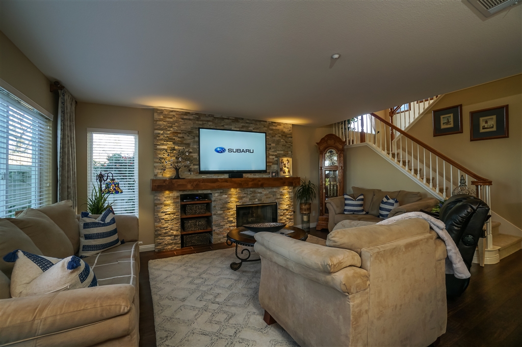 10127 Pure Waters Court Spring Valley, CA 91978 - Photo 4 of 25 Gallery Image 4