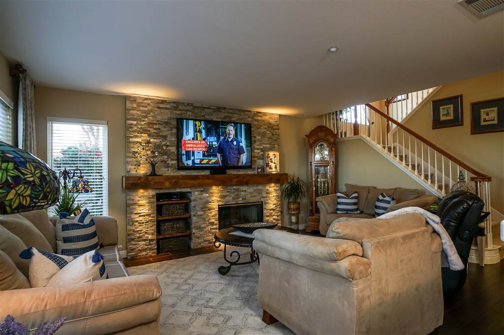 10127 Pure Waters Court Spring Valley, CA 91978 - Photo 5 of 25 Gallery Image 5