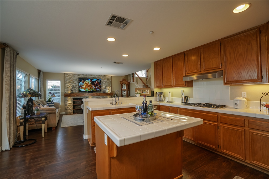 10127 Pure Waters Court Spring Valley, CA 91978 - Photo 8 of 25 Gallery Image 8
