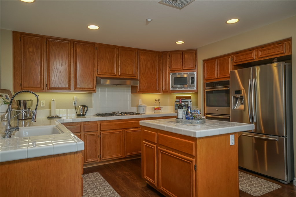 10127 Pure Waters Court Spring Valley, CA 91978 - Photo 9 of 25 Gallery Image 9