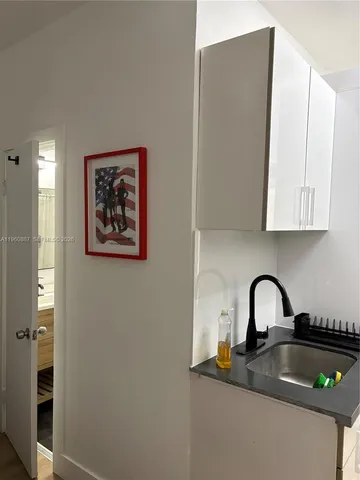 $2,100 | Flamingo-Lummus, Miami Beach, FL 33139