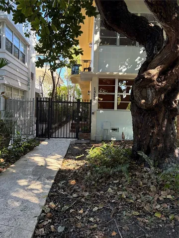 $2,100 | Flamingo-Lummus, Miami Beach, FL 33139