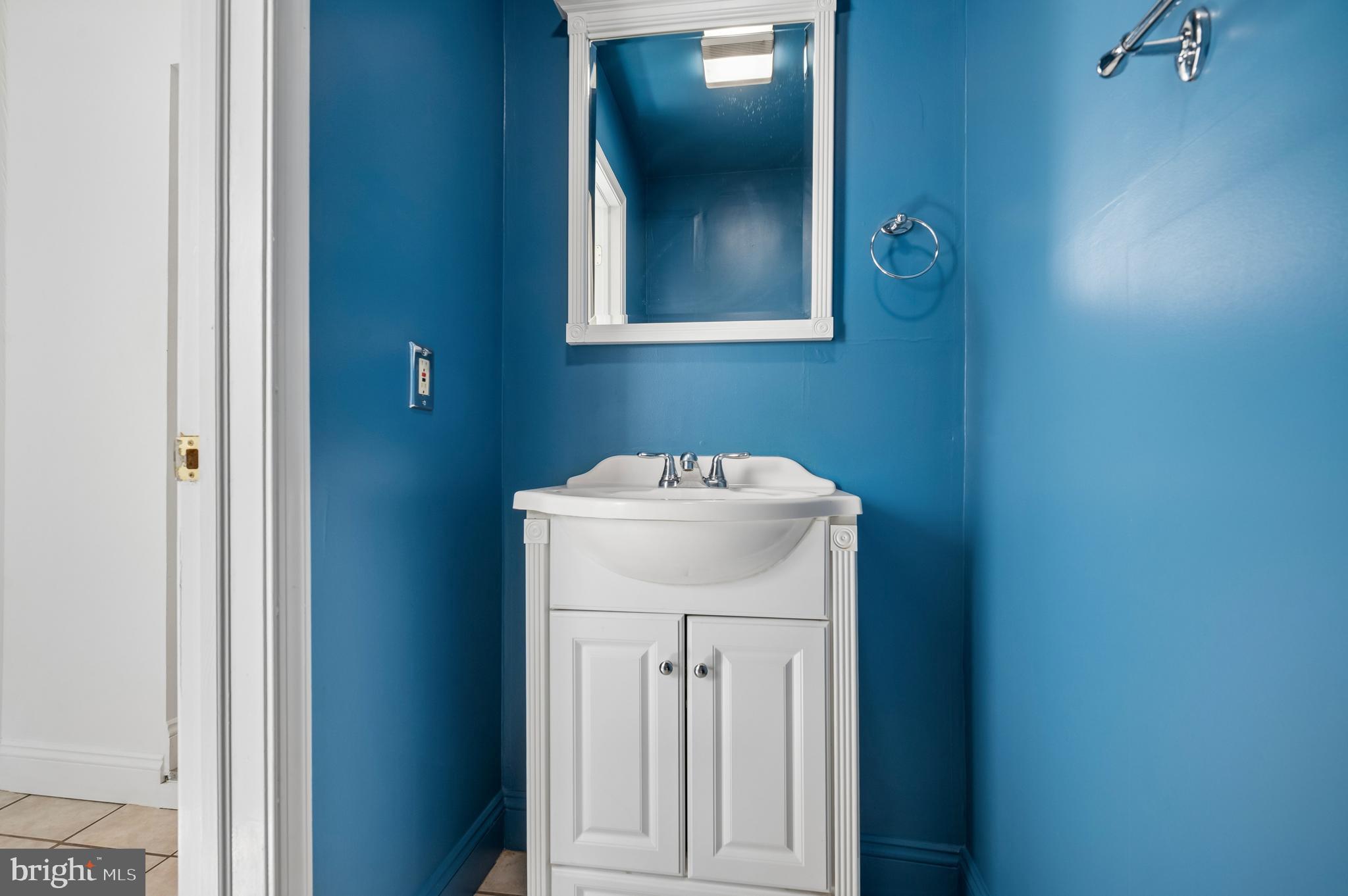 447 Dupont Street Philadelphia, PA 19128 - Photo 12 of 24