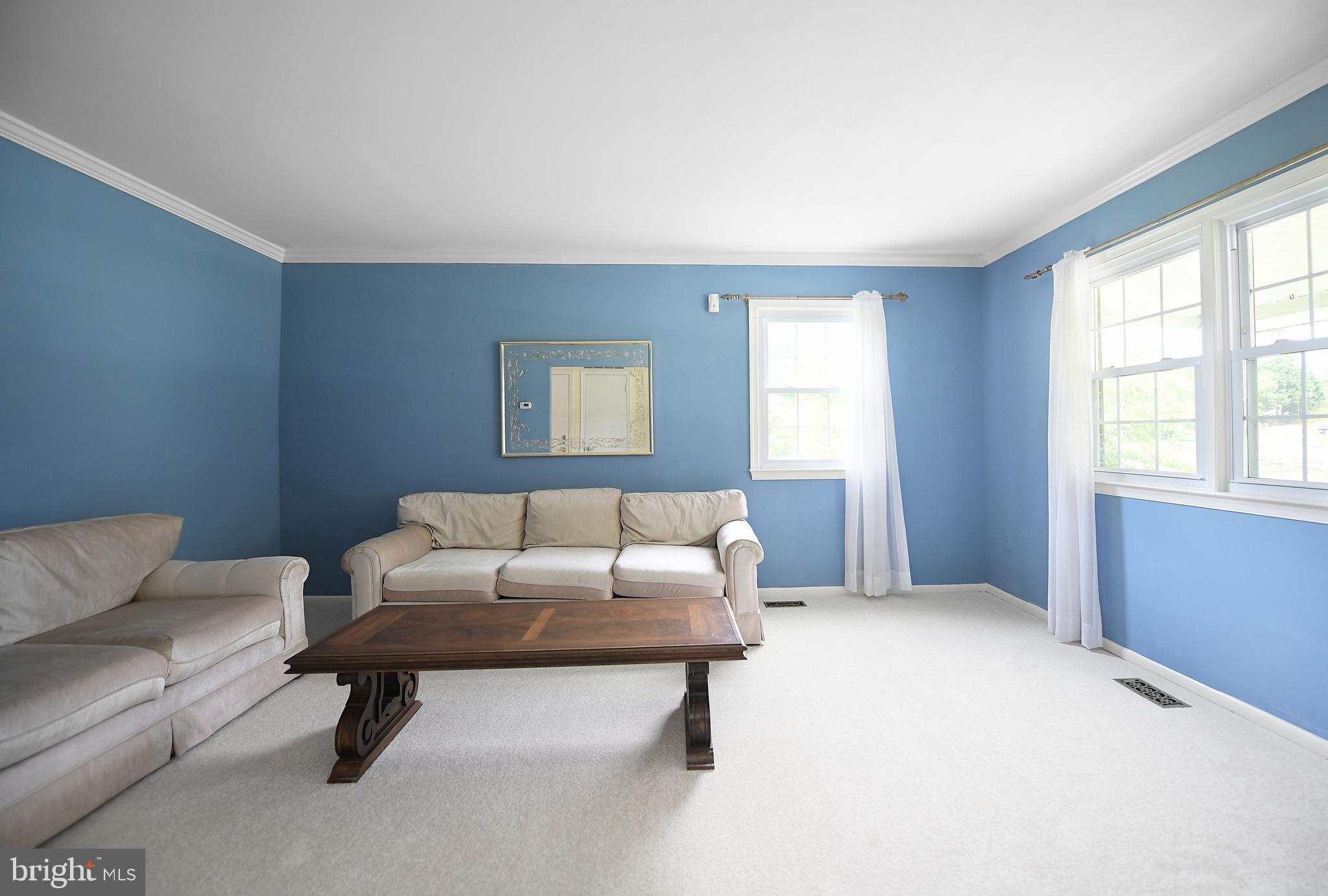 17032 Old Baltimore Road Olney, MD 20832 - Photo 14 of 55 Living Room