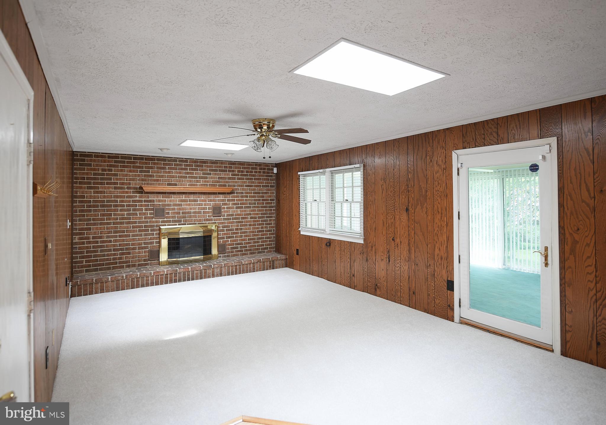 17032 Old Baltimore Road Olney, MD 20832 - Photo 19 of 55 Family Room/Entry to Florida Room