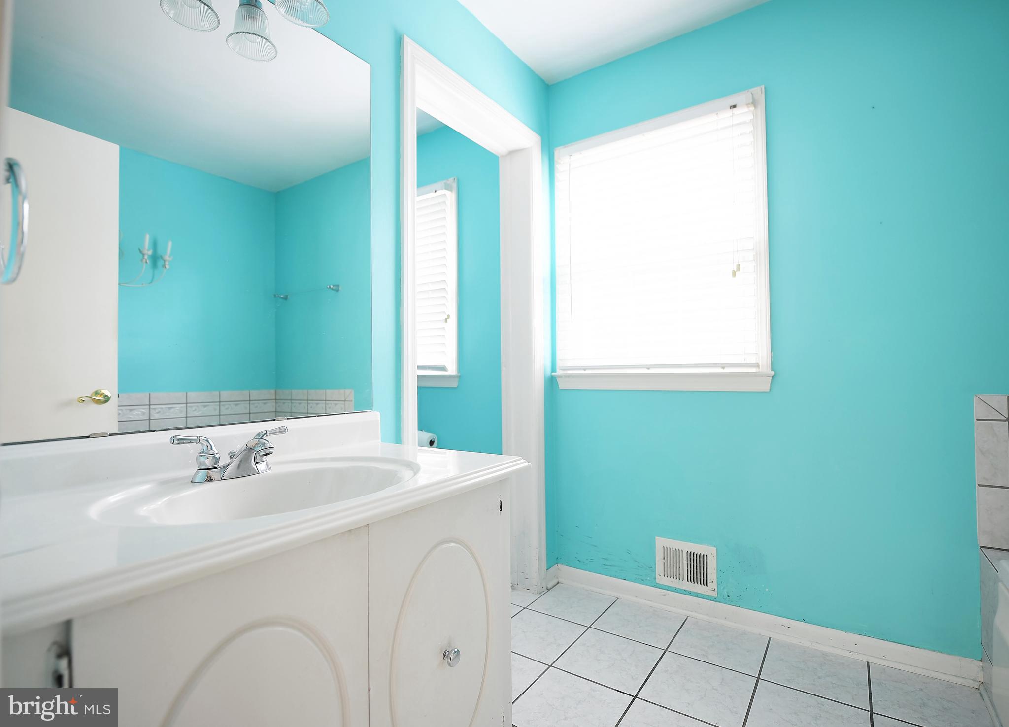 17032 Old Baltimore Road Olney, MD 20832 - Photo 25 of 55 Primary Bath