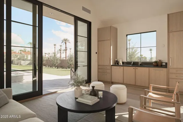 a view of a yard in front of the house