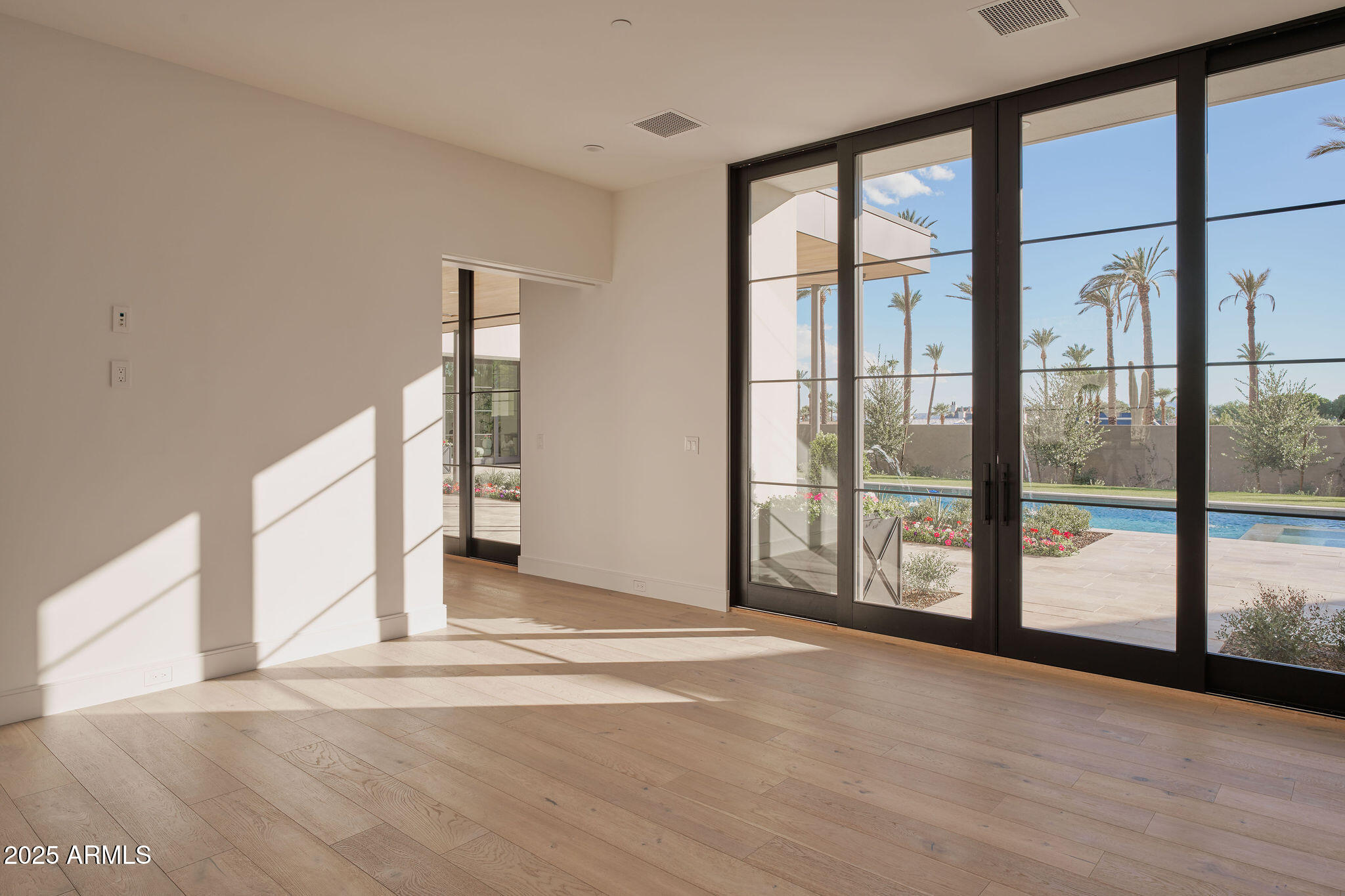 4600 North Rubicon Avenue, Unit 2 Phoenix, AZ 85018 - Photo 32 of 53 a view of an empty room with a window