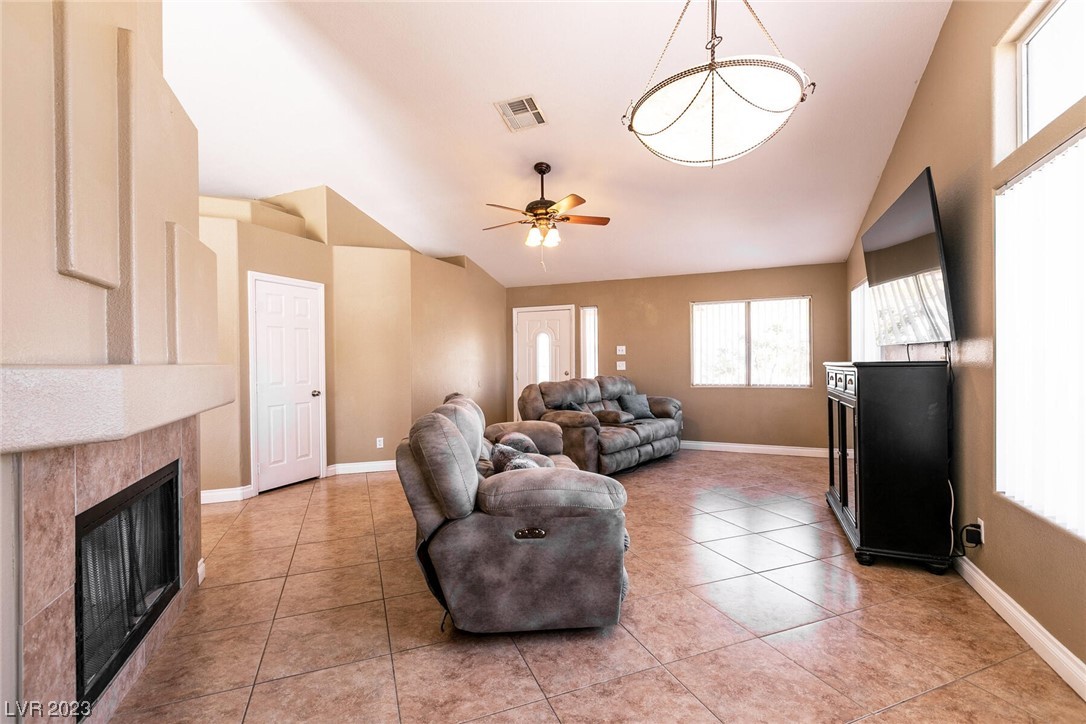 856 Coach House Road Henderson, NV 89002 - Photo 11 of 30 Gallery Image 11