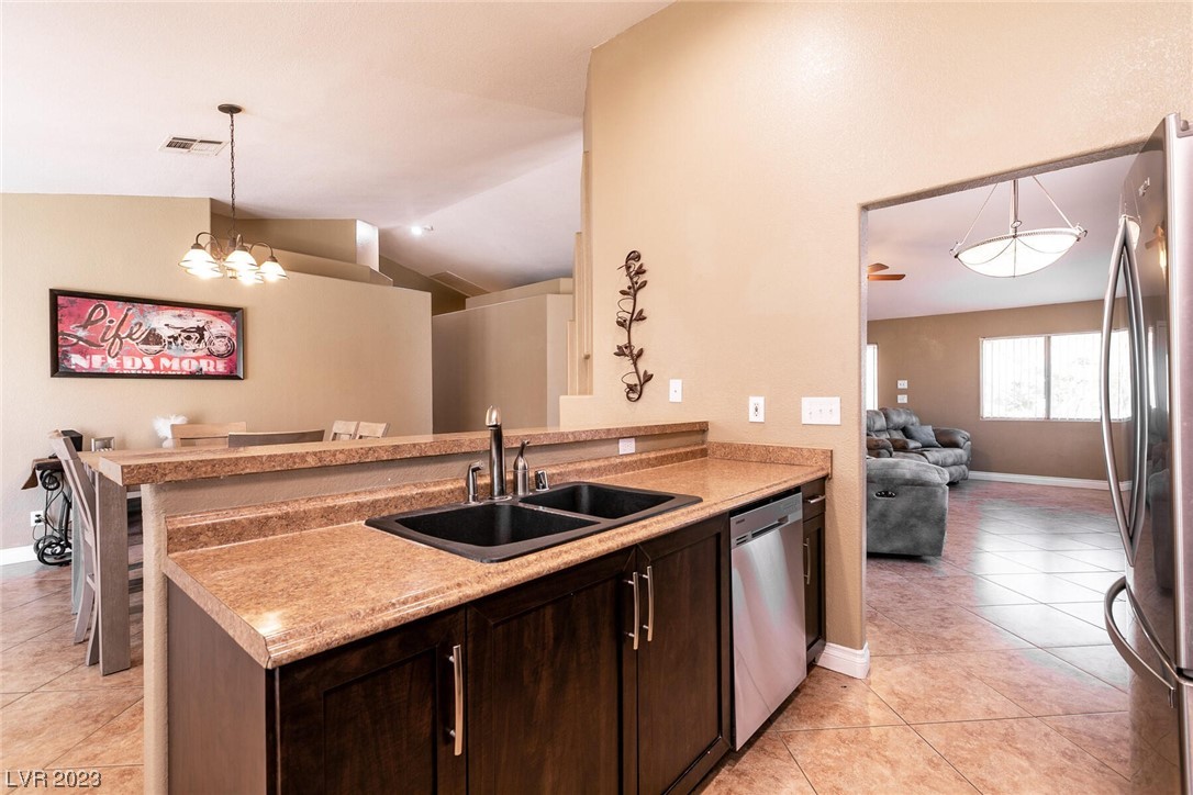 856 Coach House Road Henderson, NV 89002 - Photo 3 of 30 Gallery Image 3