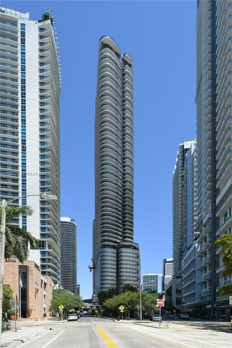 1000 Brickell, Unit 2014 Miami, FL 33131 - Photo 4 of 30 a view of a city with tall buildings