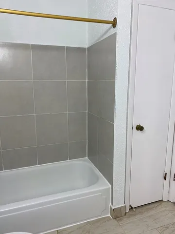 $167,500 | 5 A East Dundee Quarter Drive, Unit 206, Palatine, IL 60074