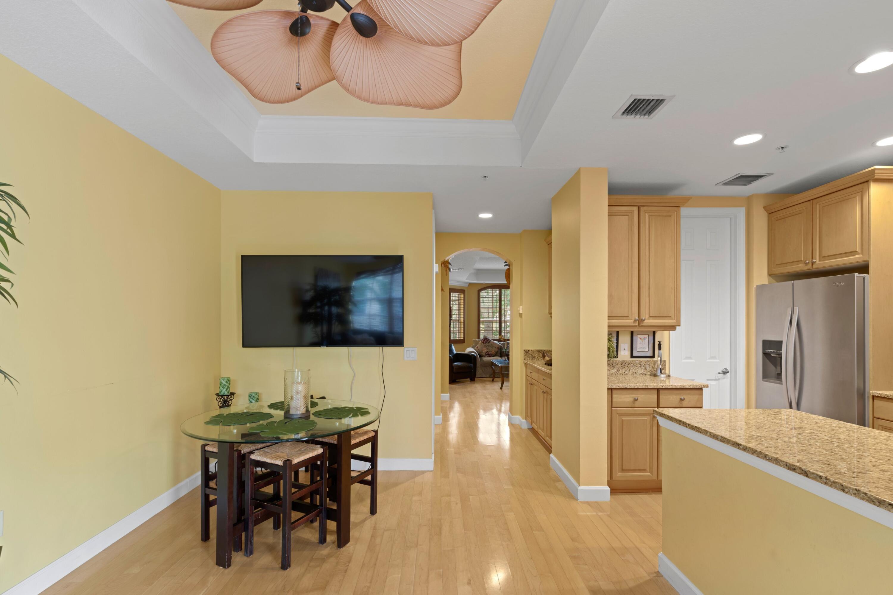 2714 Ravella Way Palm Beach Gardens, FL 33410 - Photo 14 of 27 Breakfast nook with Family Rm