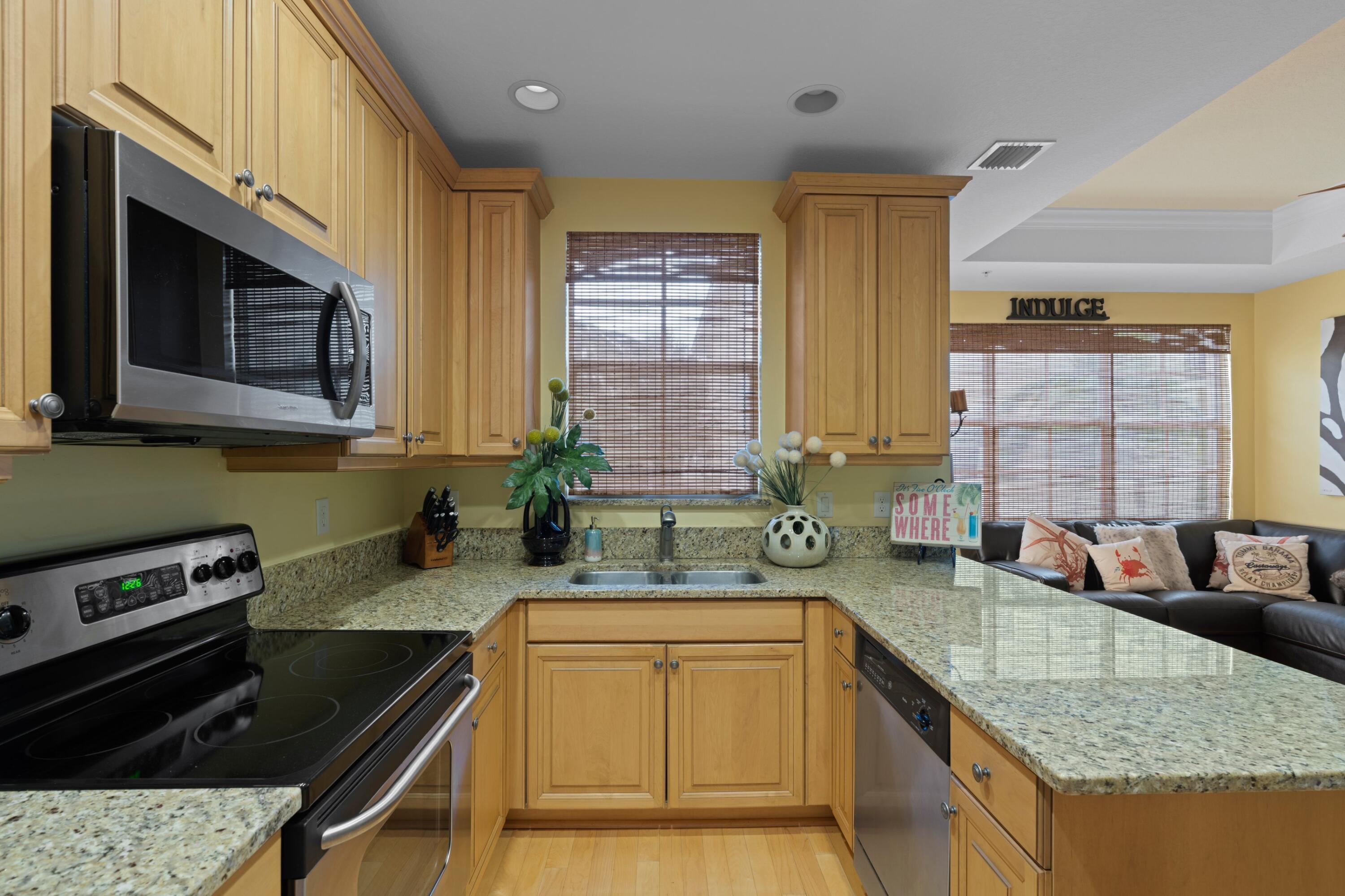 2714 Ravella Way Palm Beach Gardens, FL 33410 - Photo 17 of 27 Kitchen