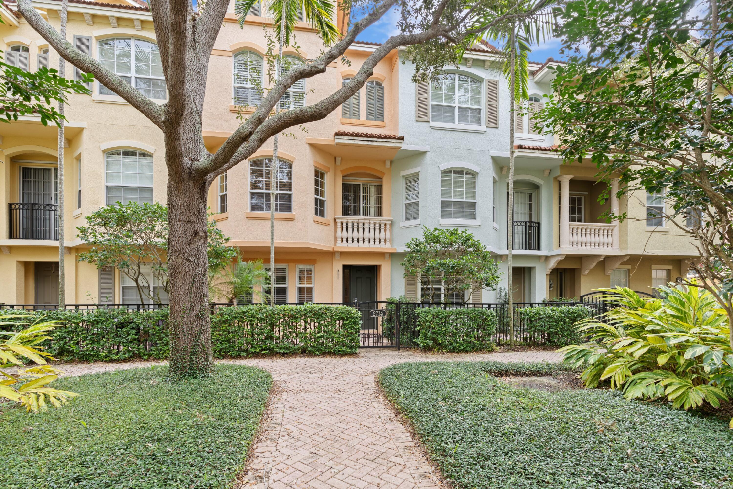 2714 Ravella Way Palm Beach Gardens, FL 33410 - Photo 2 of 27 Front view of building