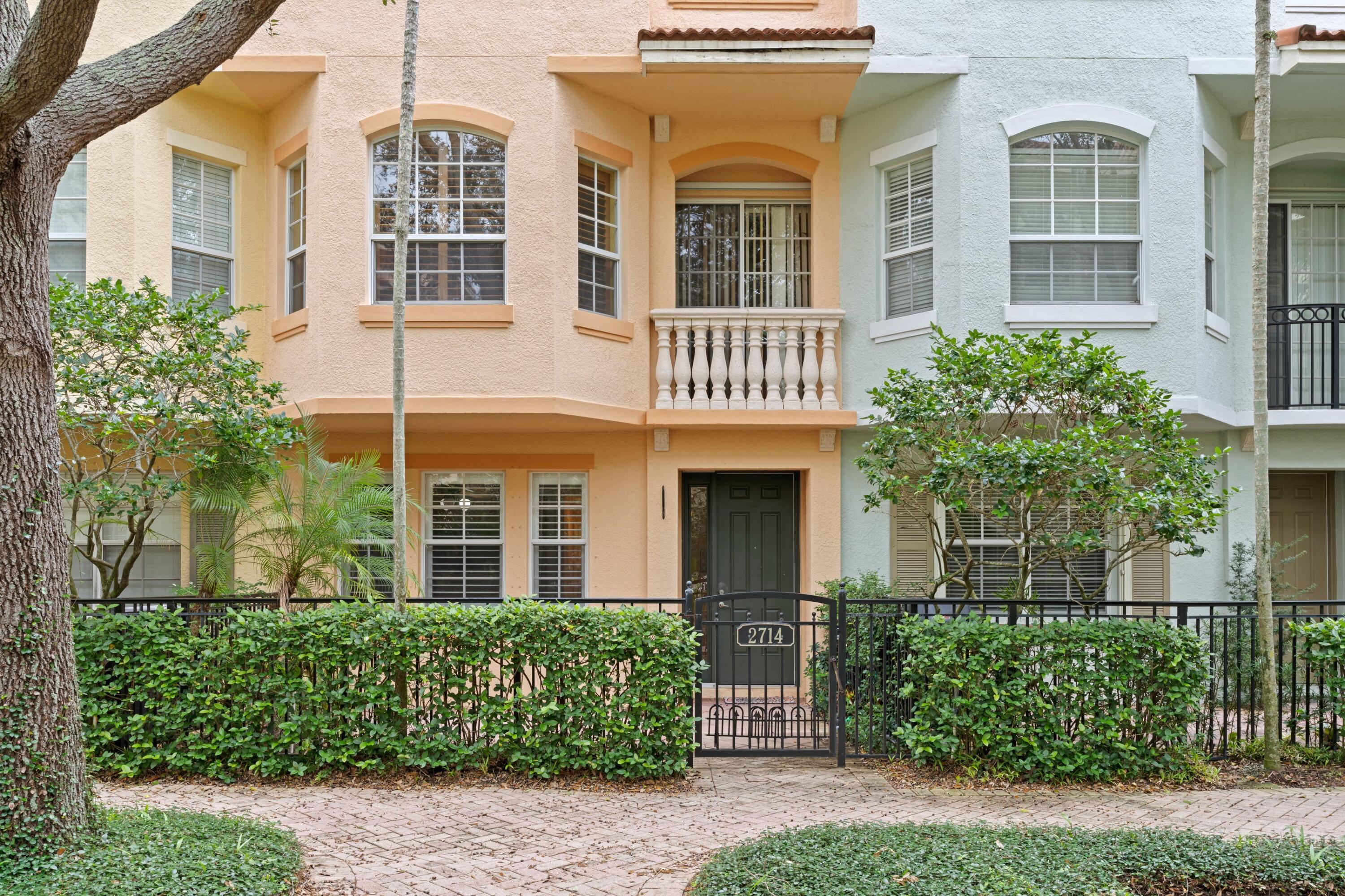 2714 Ravella Way Palm Beach Gardens, FL 33410 - Photo 3 of 27 Front of unit