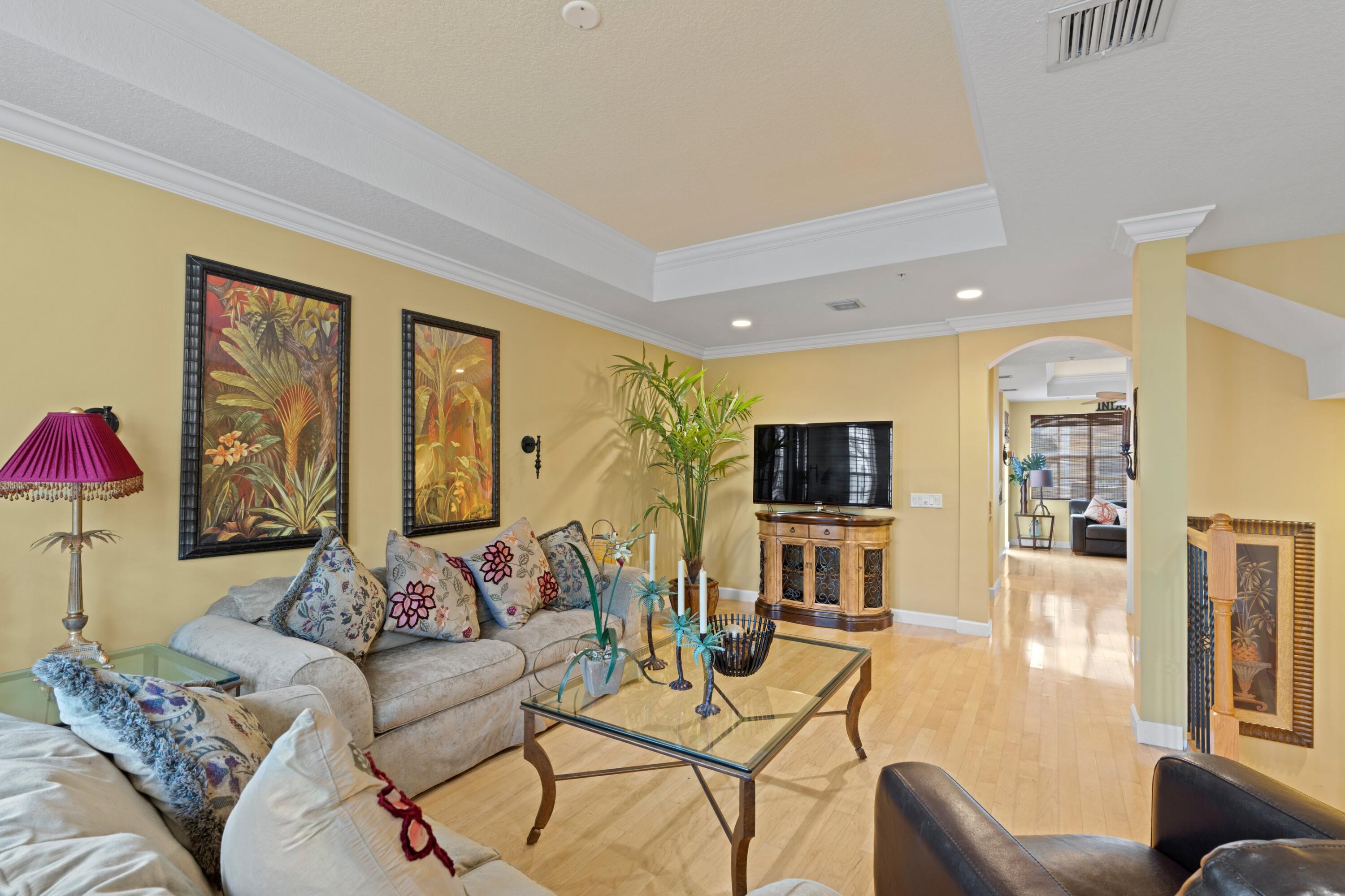 2714 Ravella Way Palm Beach Gardens, FL 33410 - Photo 9 of 27 Living Room