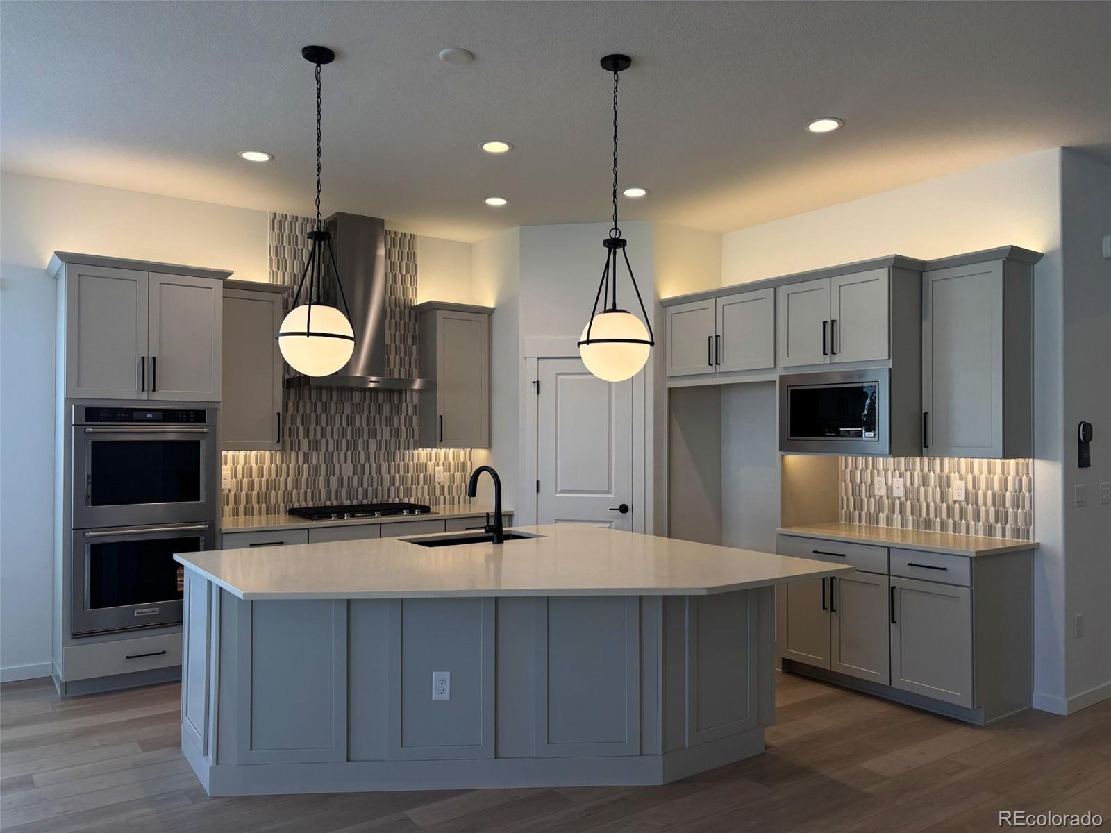 8895 South Riviera Way Aurora, CO 80016 - Photo 26 of 32