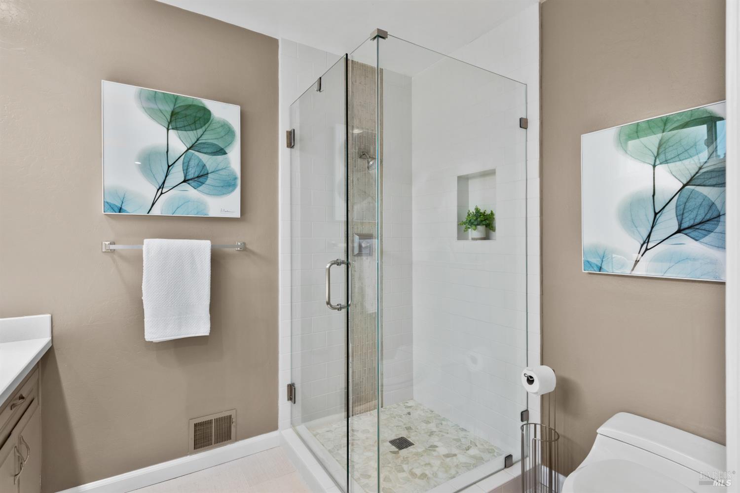 8853 Oak Trail Court Santa Rosa, CA 95409 - Photo 23 of 39