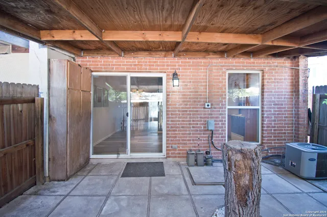 a view of an outdoor space