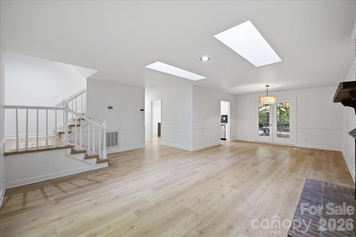 1107 Spring Fall Court Charlotte, NC 28213 - Photo 13 of 48 Gallery Image 13