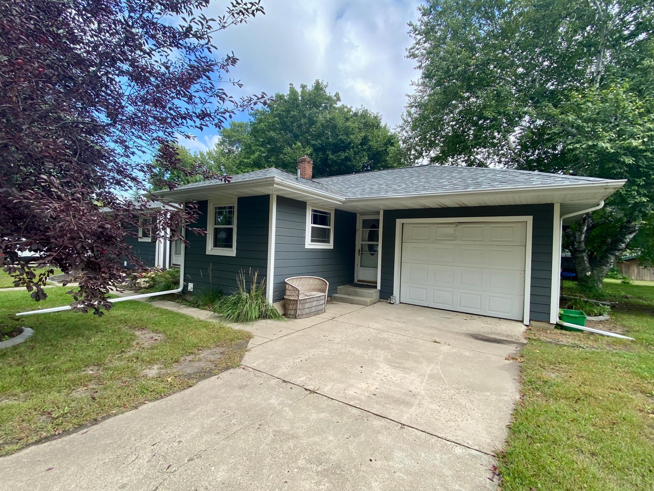 712 South 11th Street Montevideo, MN 56265 - Photo 4 of 44