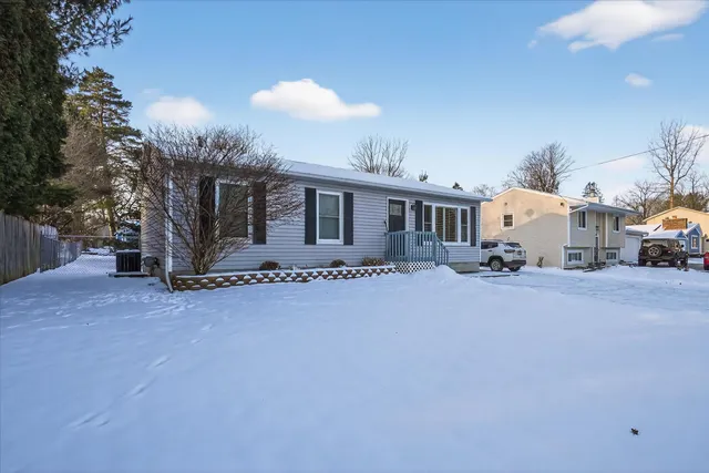 $239,900 | 1364 East Grand River Avenue, Williamston, MI 48895