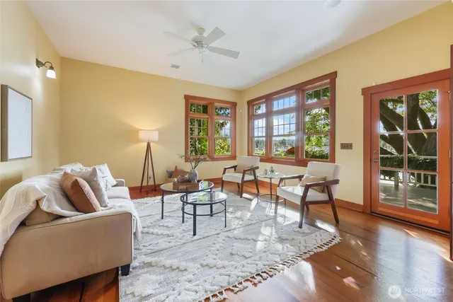 $1,700,000 | 1405 Northeast East Bay Drive Northeast, Olympia, WA 98506