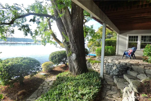 $1,700,000 | 1405 Northeast East Bay Drive Northeast, Olympia, WA 98506