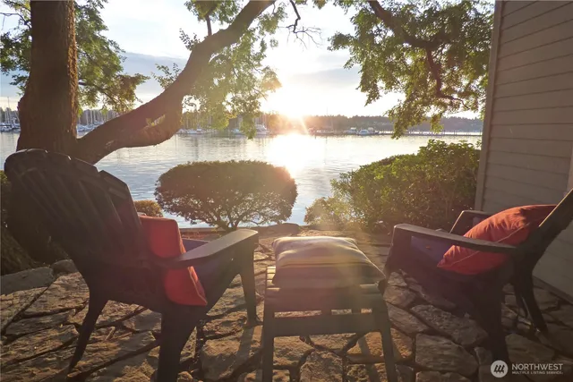 $1,700,000 | 1405 Northeast East Bay Drive Northeast, Olympia, WA 98506