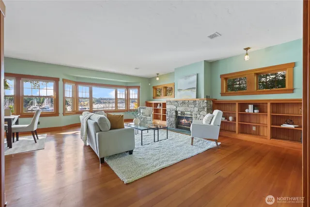 $1,700,000 | 1405 Northeast East Bay Drive Northeast, Olympia, WA 98506