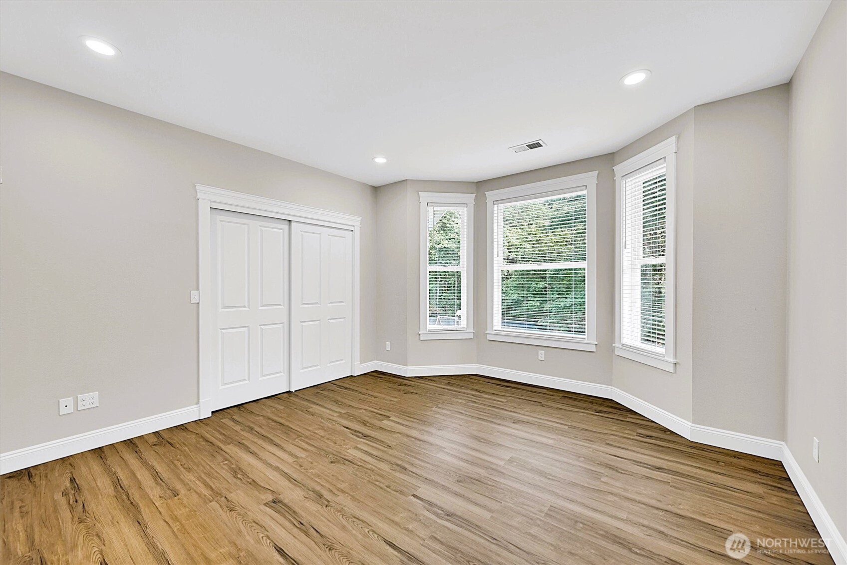 5507 Waller Road East Tacoma, WA 98443 - Photo 34 of 40 Gallery Image 34