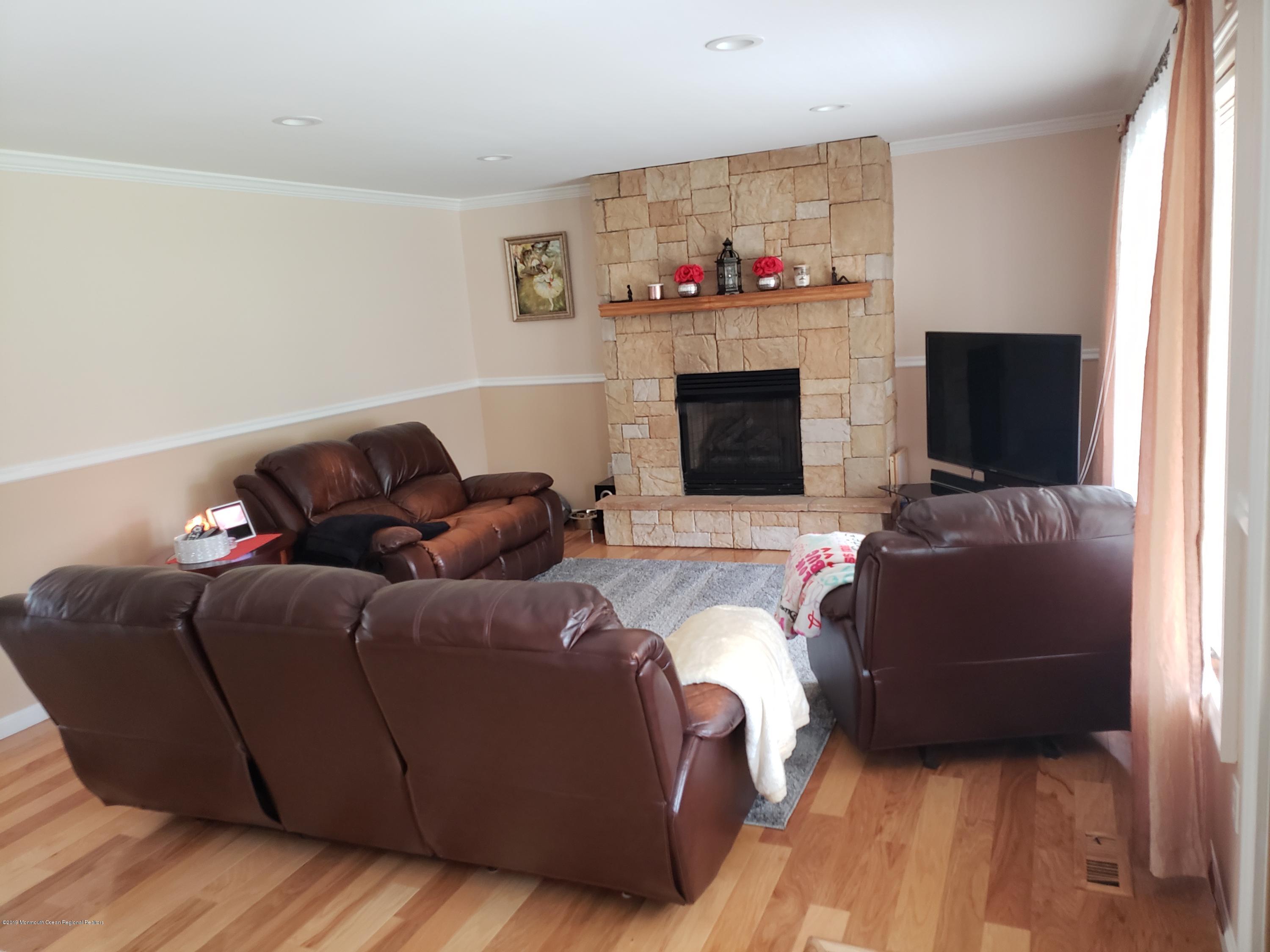 5 Landry Road Somerset, NJ 08873 - Photo 3 of 25 2LivingRoom5