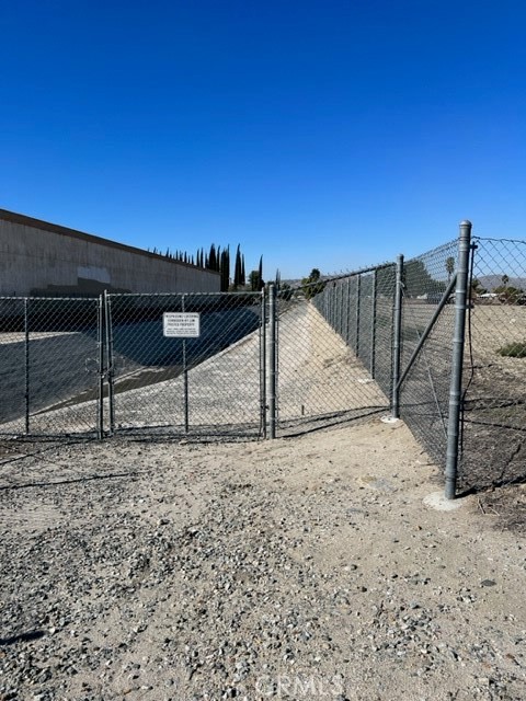 1060 South State Street San Jacinto, CA 92582 - Photo 21 of 24 a view of a backyard