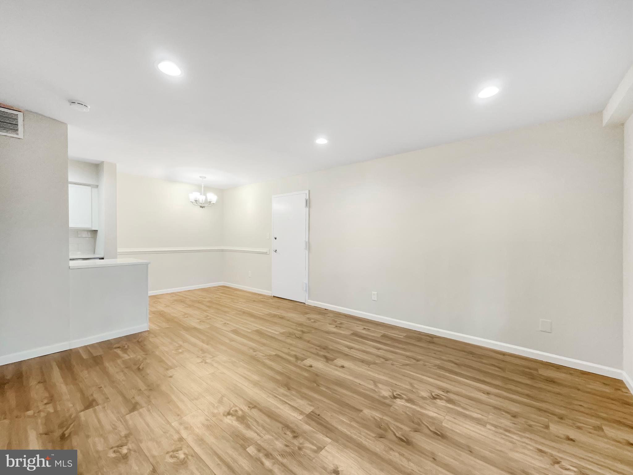 5905 Kingsford Road, Unit L Springfield, VA 22152 - Photo 3 of 18 Gallery Image 3