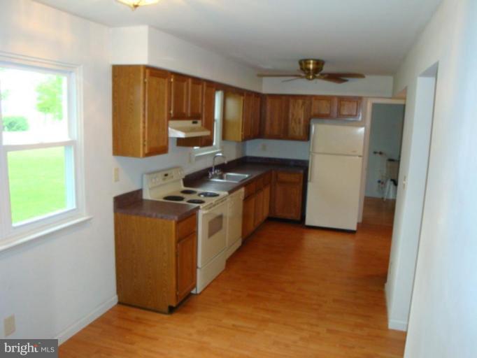 8619 Hunt Club Road Thurmont, MD 21788 - Photo 11 of 27 Kitchen