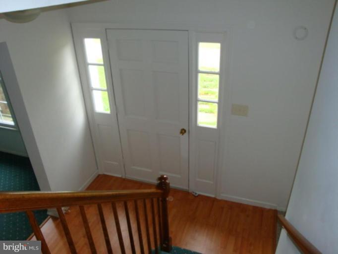 8619 Hunt Club Road Thurmont, MD 21788 - Photo 16 of 27 Entrance / Foyer