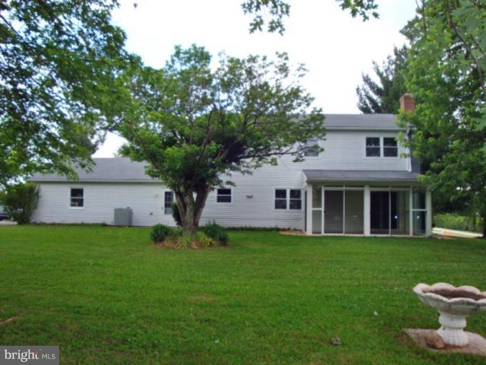 8619 Hunt Club Road Thurmont, MD 21788 - Photo 4 of 27 Exterior (Rear)
