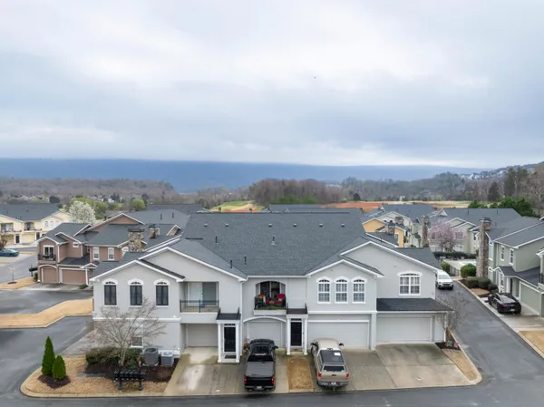 $299,900 | 412 Renaissance Court, Chattanooga, TN 37419